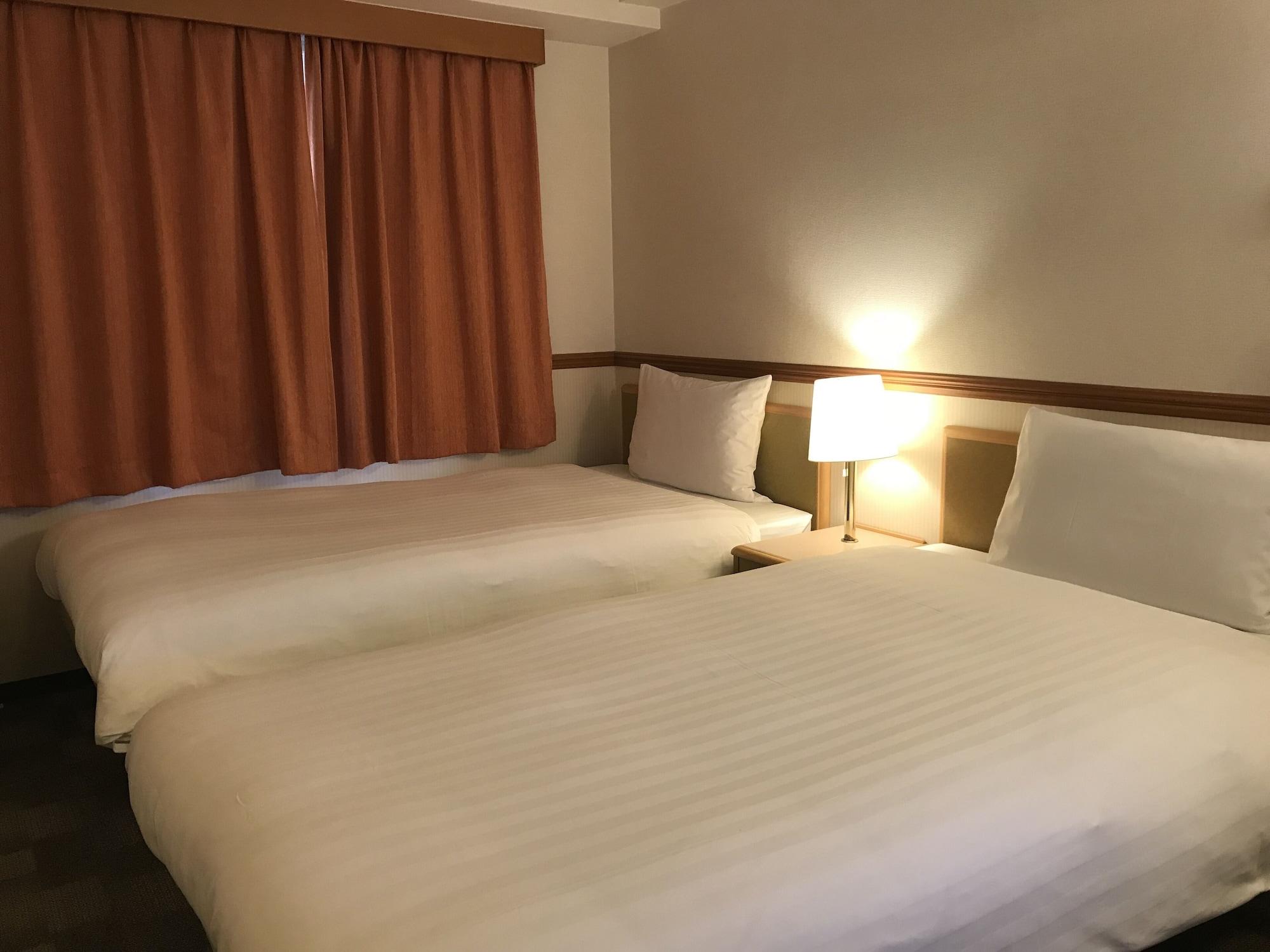 Toyoko Inn Sasebo Ekimae Esterno foto